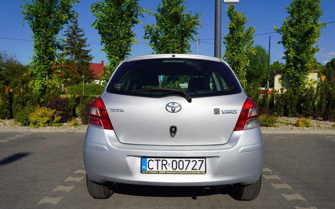 Toyota Yaris cena 18900 przebieg: 213438, rok produkcji 2011 z Toruń małe 172